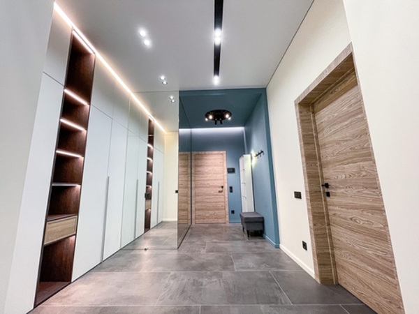 Потолок с подсветкой в квартире