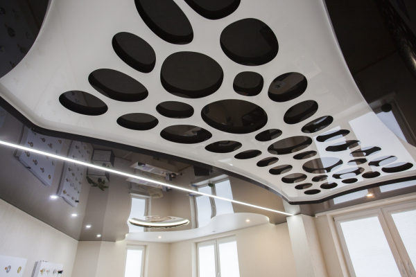 Глянцевые натяжные потолки в Сочи